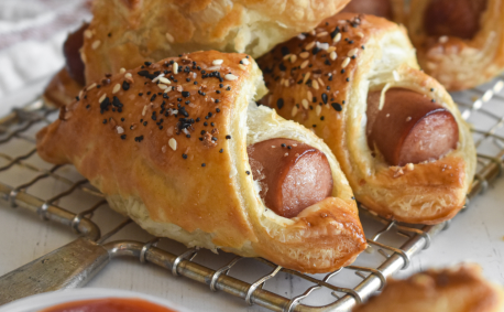 Pigs in a blanket with puff pastry