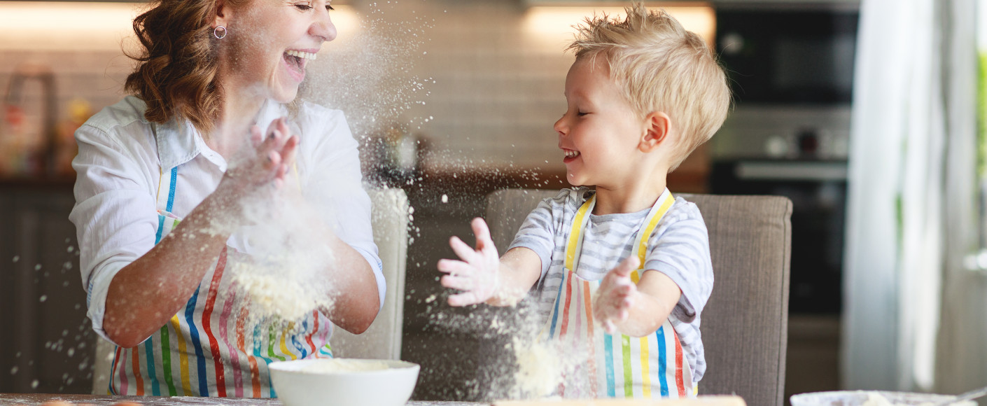 Family baking - Fun with flour