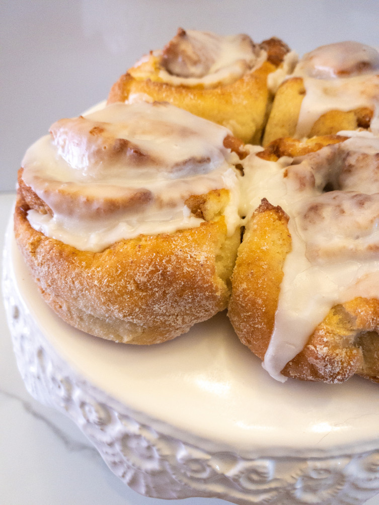 Gluten-free bakery cinnamon rolls in Kansas