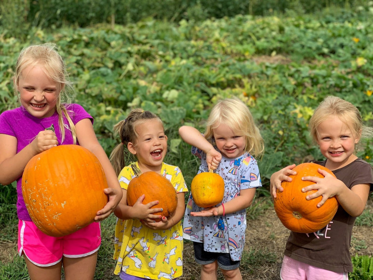 Goering Farm - nieces