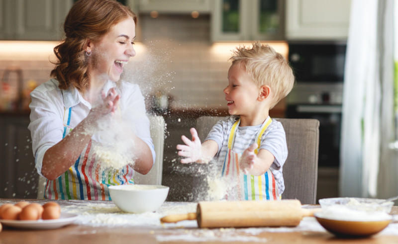 Family baking - Fun with flour