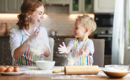 Family baking - Fun with flour